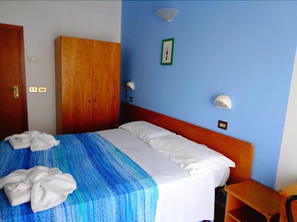 VIAGGY Hotel Santiago Rimini Exterior foto